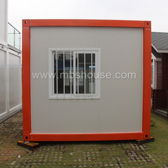 Rumah kontainer prefab kecil dengan akses aksesori kamar mandi